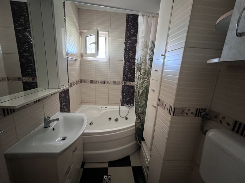 Militari, Lujerului, 200 m metrou.